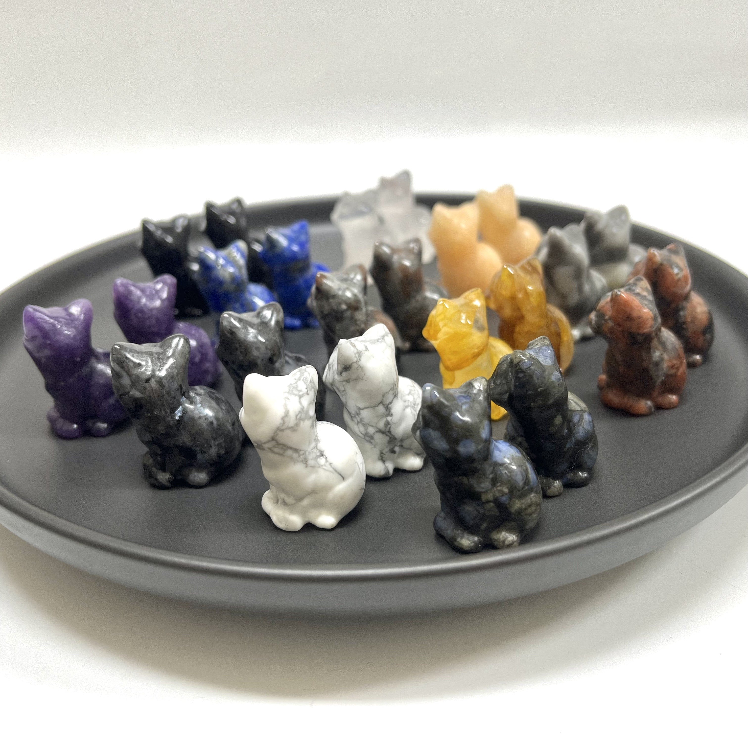 3CM Mini Sitting Cat Carving